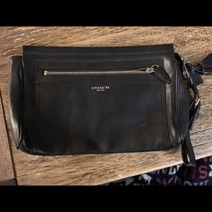 *Authentic* COACH leather clutch